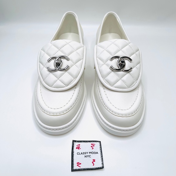 ❌❌ SOLD Chanel NIB Loafers White Leather Quilted Silver Turnlock CC Logo - Picture 5 of 12